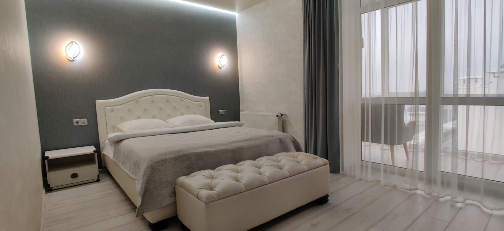 Yarovytsya Vip In The Center Apartment Lutsk Luaran gambar